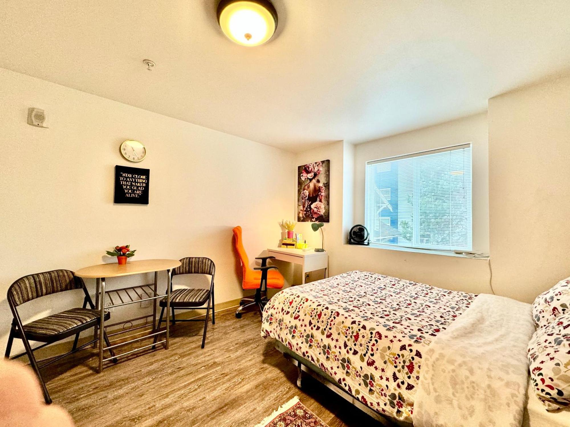 Micro Studio Apartment In University District- 10 Mins Walk To University Of Wa Seattle Extérieur photo