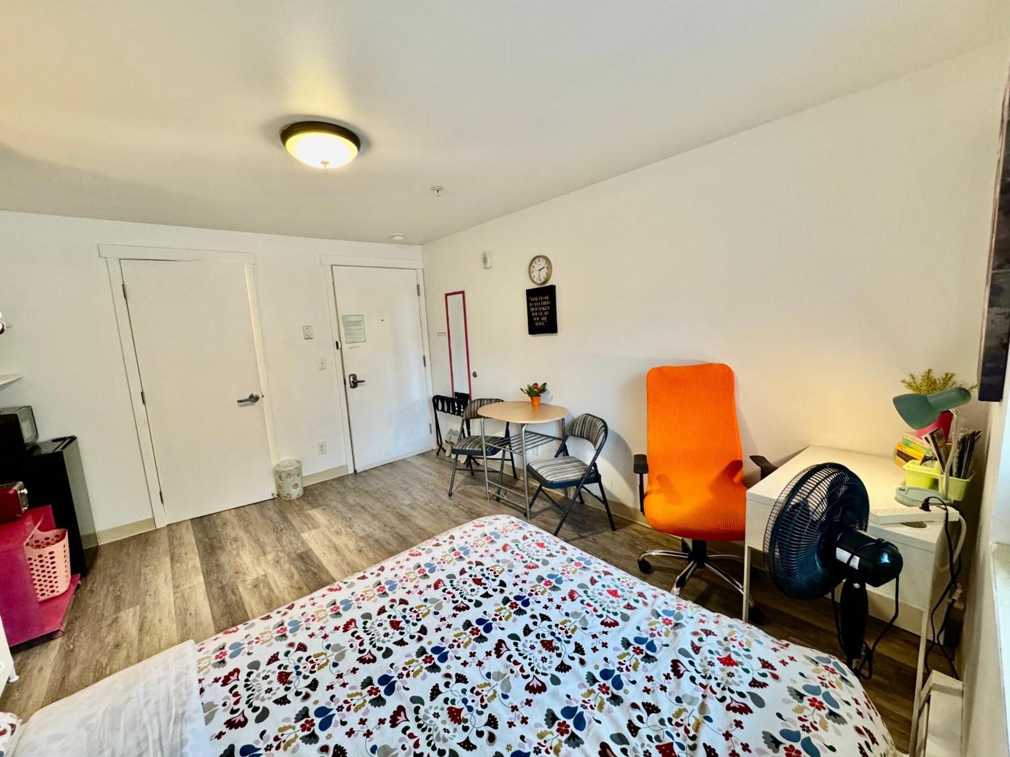 Micro Studio Apartment In University District- 10 Mins Walk To University Of Wa Seattle Extérieur photo